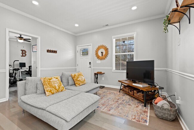 Photo - Gorgeous Home in Durham!