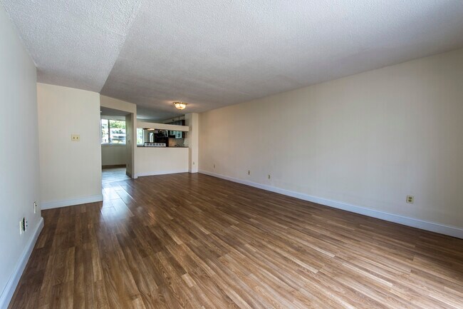 Photo - 144 North Beacon St Unidad B