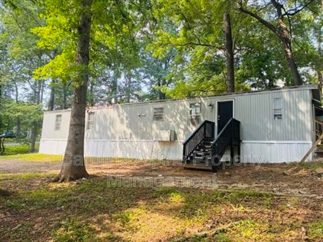 Photo - 143 Bluebird Ln