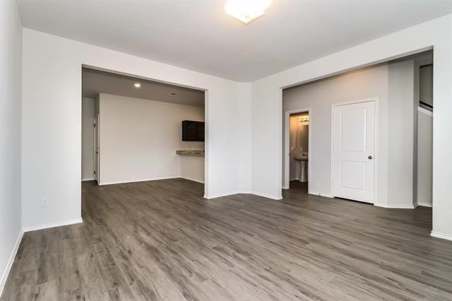 Photo - 5700 Willamette Dr