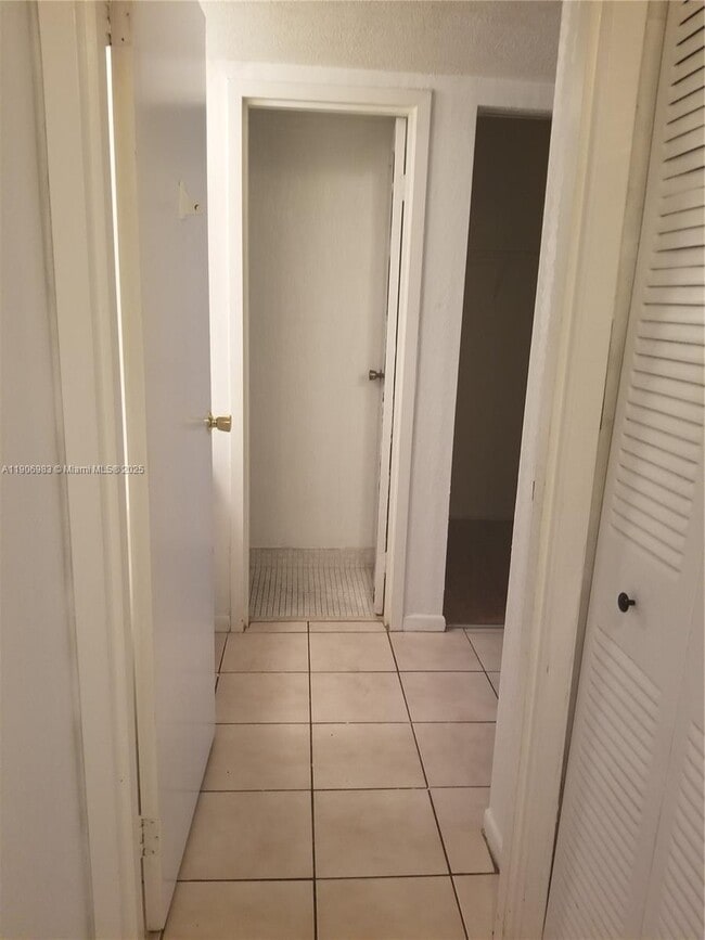 Photo - 4384 NW 9th Ave Unidad 20-1F