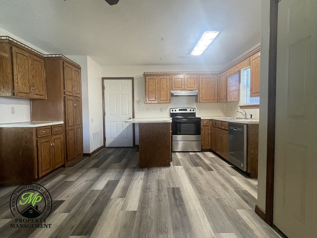 Photo - Great Cabot home!