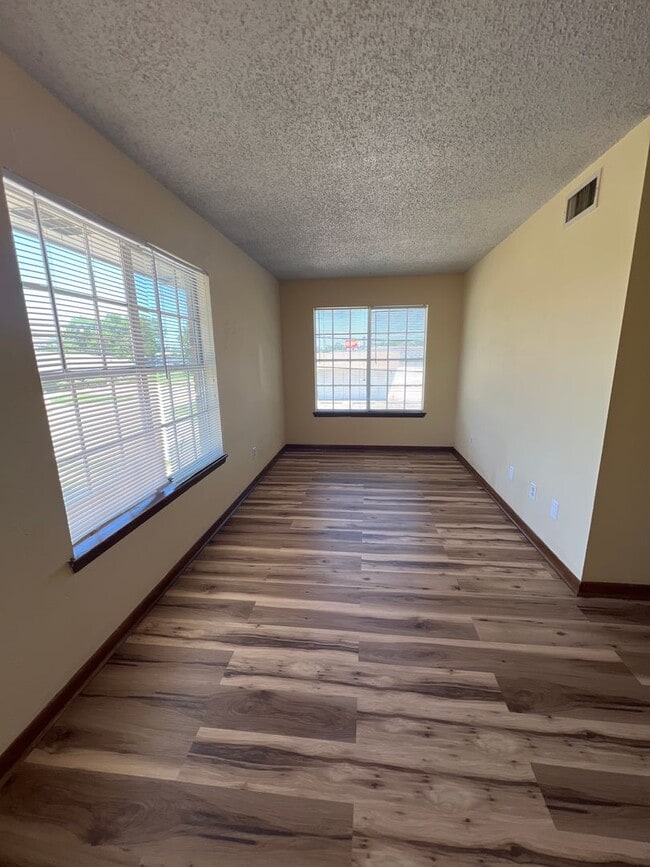 Photo - 1 bedroom 1 bath Apartment