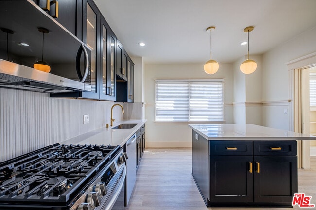 Photo - 216 N Catalina Ave Unit 216B