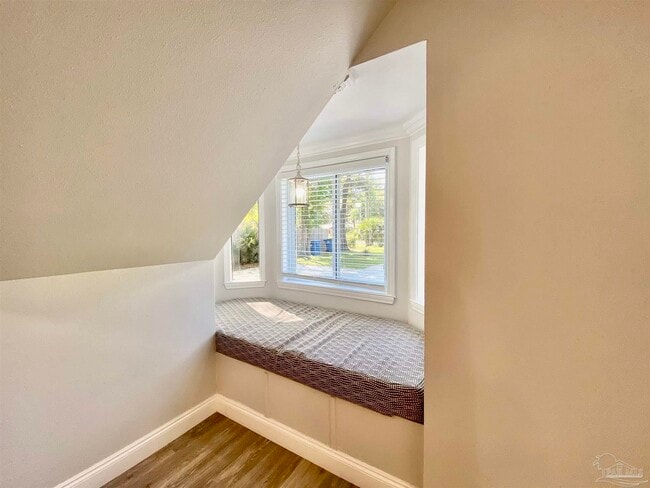 Photo - 402 Fairpoint Dr