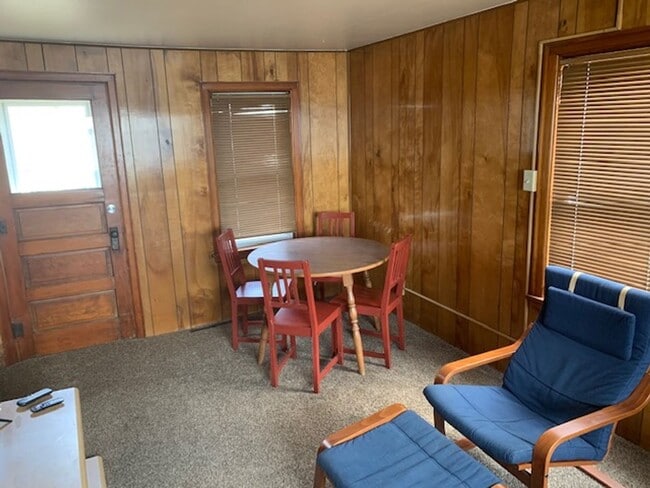 Photo - 3 Bedroom Lake Front Home