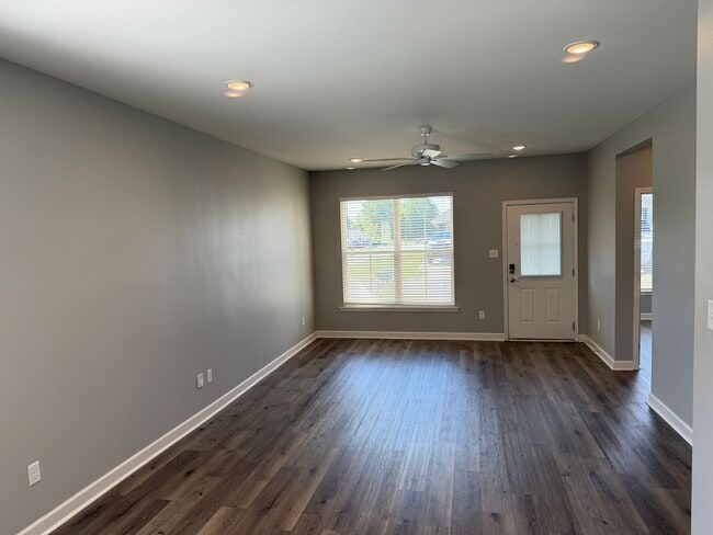 Photo - 55 Wolfsbridge Lp