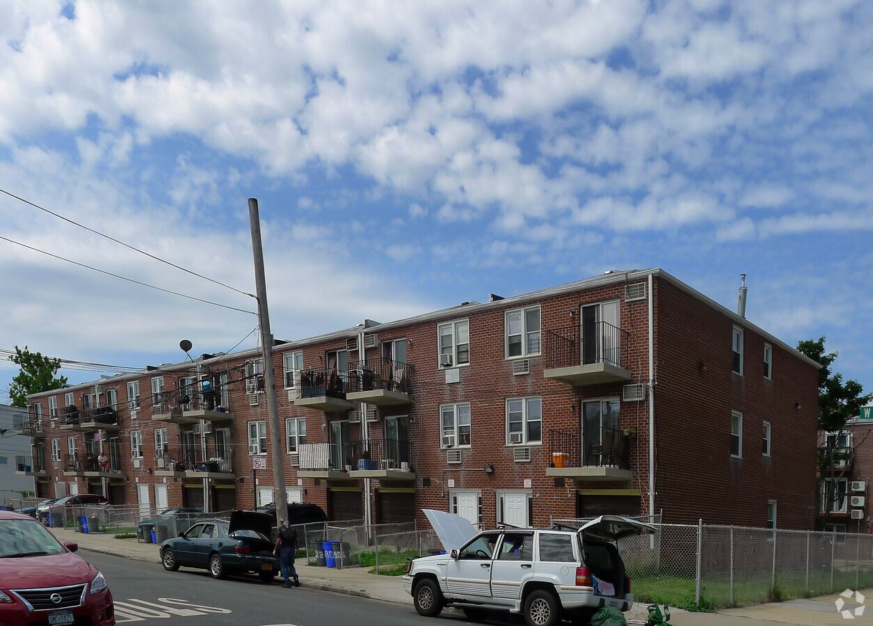 Photo - 2302-2324 W 12th St