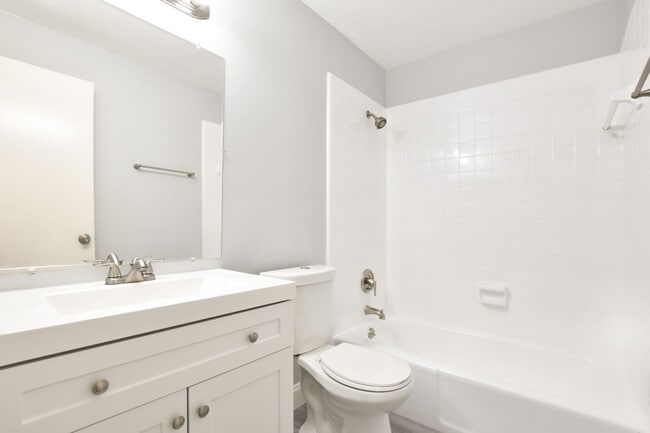 Photo - 3650 SW 20th Ave Unit 5