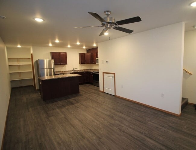 Photo - 560 S Santa Claus Ln Unidad #A