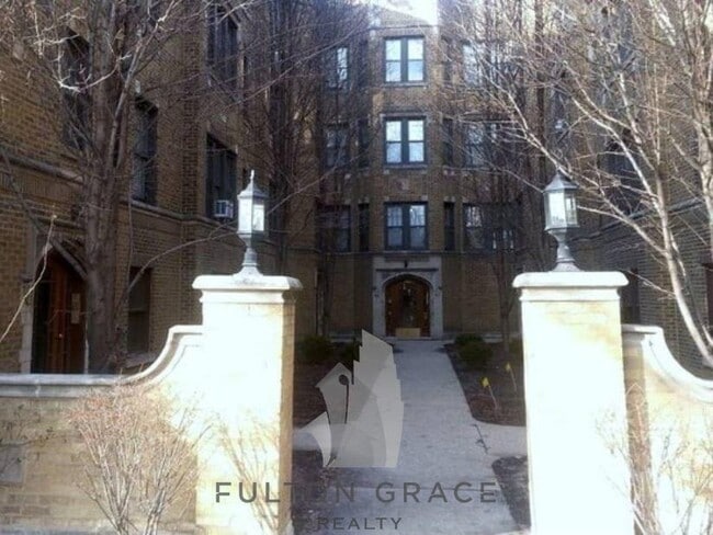 Building Photo - 2348 W Addison St Unit BS Rental