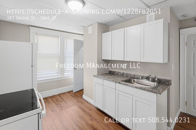 Building Photo - 387 Grove St Unit 2F
