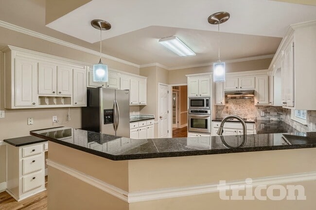 Photo - 2207 Lullwater Dr