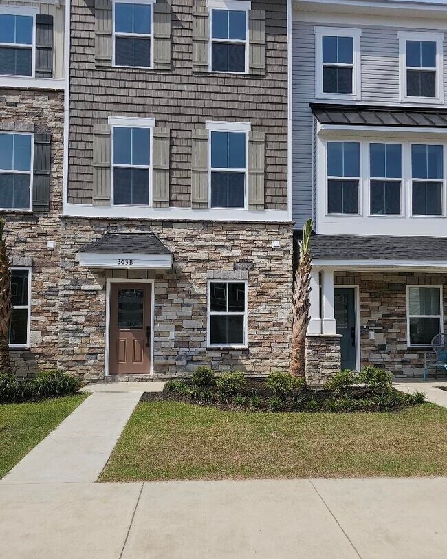 303 Golan Cir