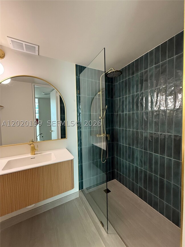 5055 Collins Ave Unit 6F