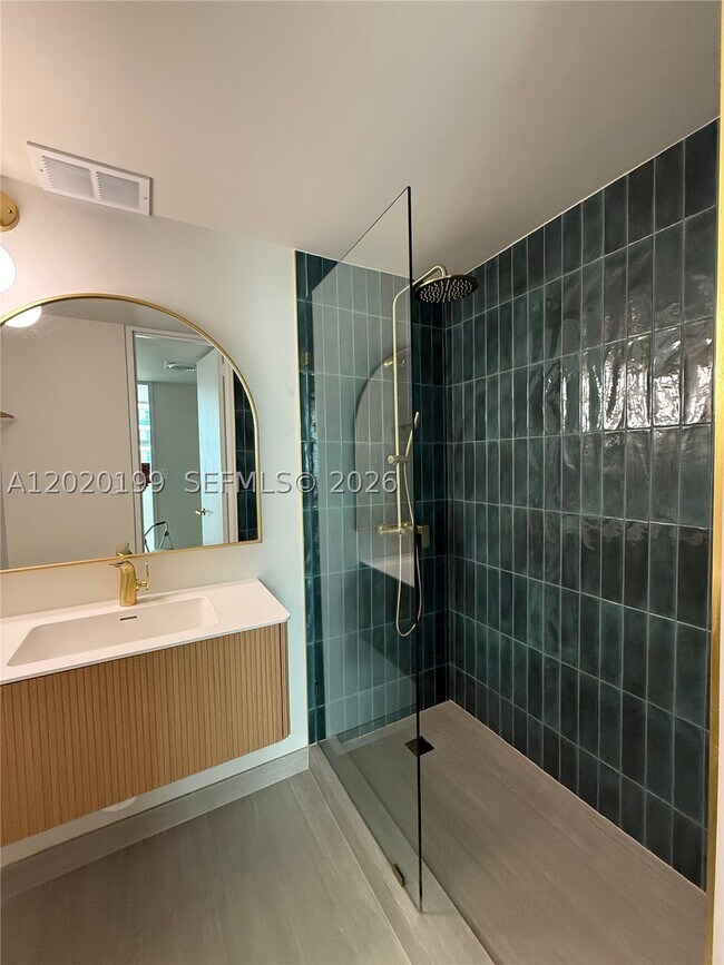 Photo - 5055 Collins Ave Unit 6F