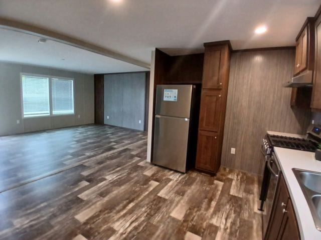 Photo - 868 E Commerce St