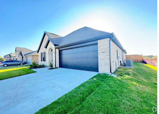 Building Photo - 3300 Kingdom Dr Rental