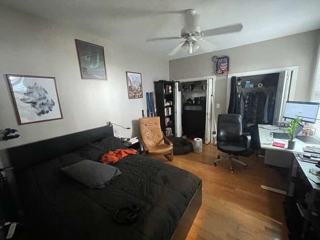 Photo - 121 G St Unit 1