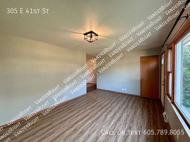 Photo - 305 E 41st St