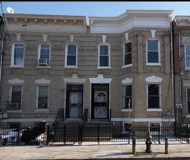 455 Jerome St