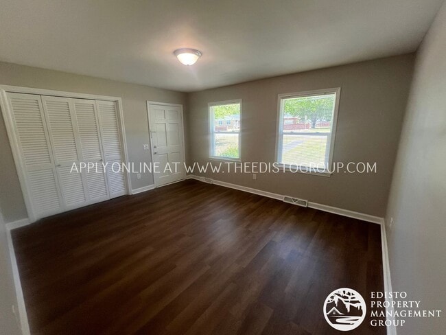 Photo - 1215-1215 Ellis Ave Unit 1211 Ellis Avenue
