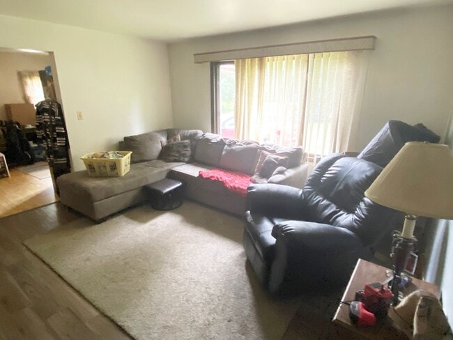 Photo - 3-bedroom Home on Private Country Lot with...