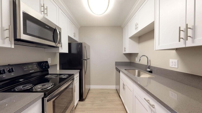 Photo - Fleetwood - Luxurious apartment home with ...