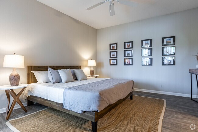 2 BR, 2 BA