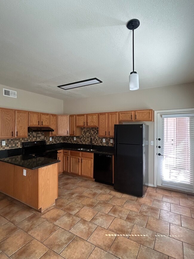 Photo - La Jolla Place Apartments