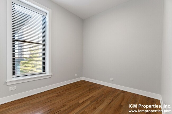 Photo - 350 W Dickens Ave Unit 354