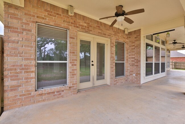 Photo - 105 Lawrence Marshall Dr