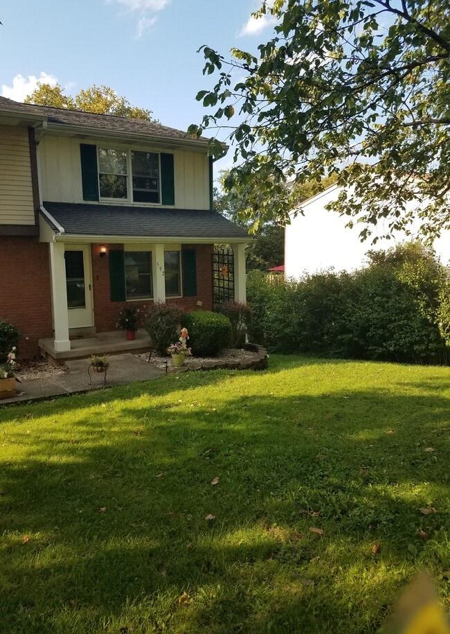 Photo - 592 Peach View Ln