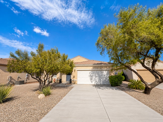 Building Photo - Charming 2-Bedroom Home with Spacious Backyard in 55+ Sun City Anthem