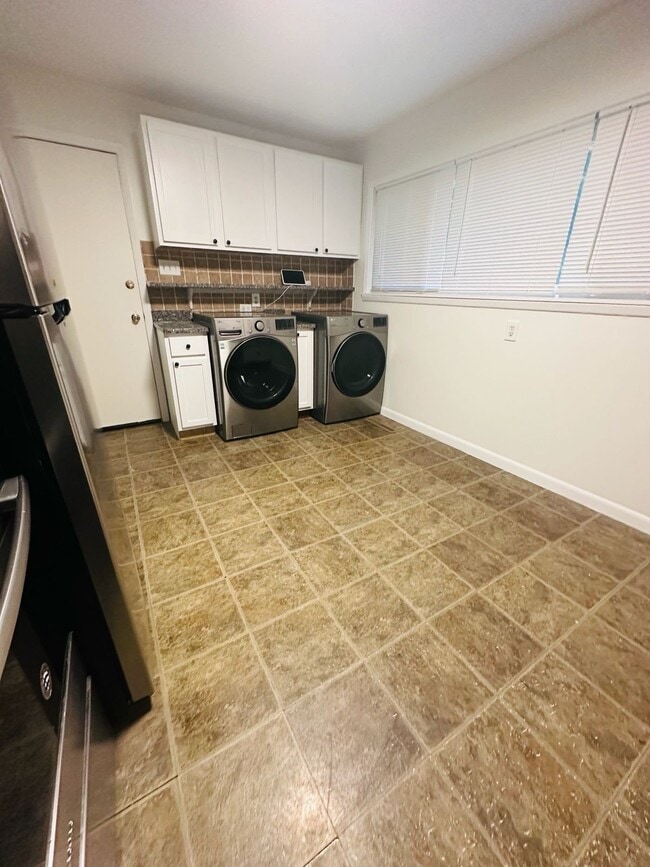 Photo - 1450 Blaine Dr
