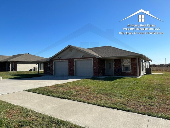 Building Photo - 501 & 503 Commons Dr Rental