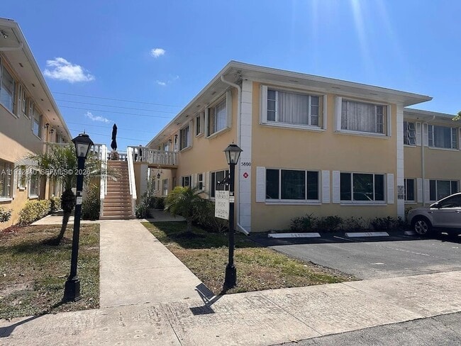 Photo - 5800 NE 22nd Way Unidad 508