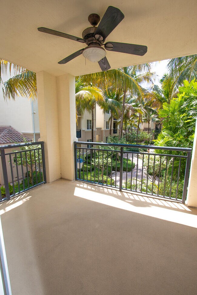 Photo - 1 Renaissance Way Unidad 216