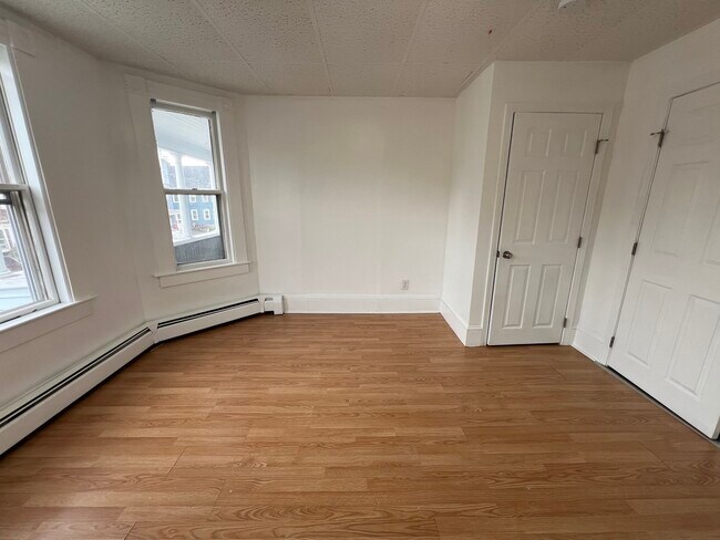 Photo - 264 Bailey St Unit 2