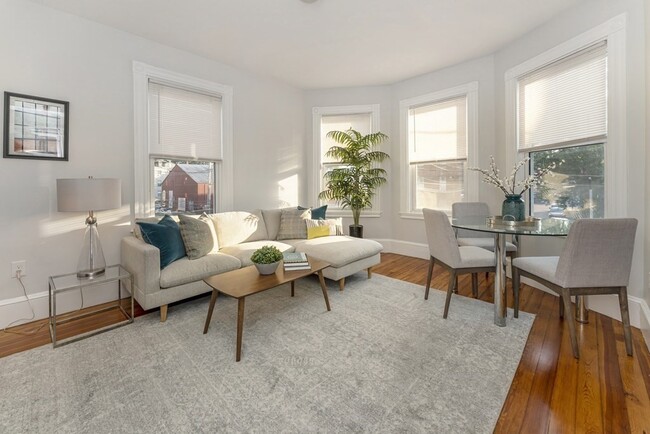 Photo - 172 Boylston St Apartments