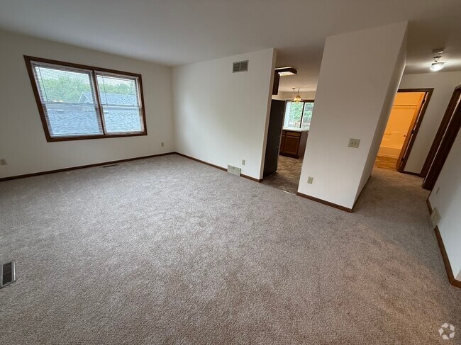 Building Photo - 1627 Rustic Dr Unit 1 Rental