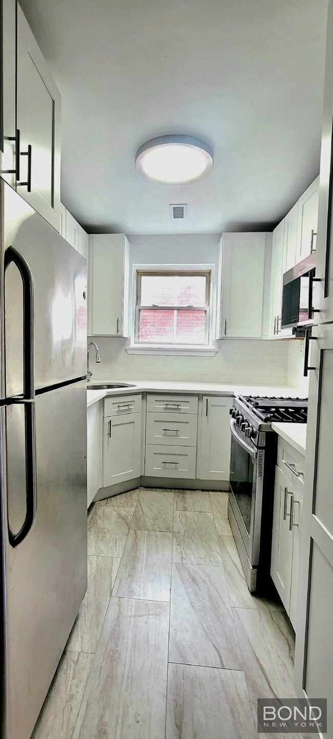 Renovated 3BR in Private Townhouse, only minutes from Midtown Manhattan!