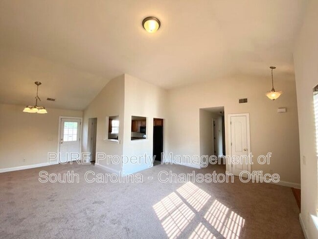 229 Equinox Cir