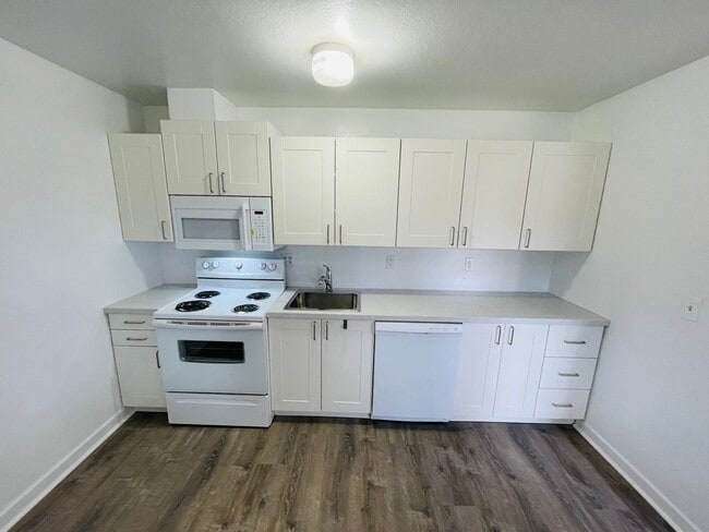 Photo - 2301 James Ave Unit 2