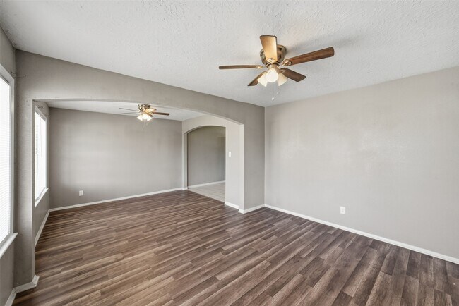 Photo - 10507 Seaford Dr