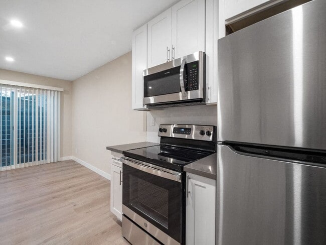 Sunset Cliffs Apartments