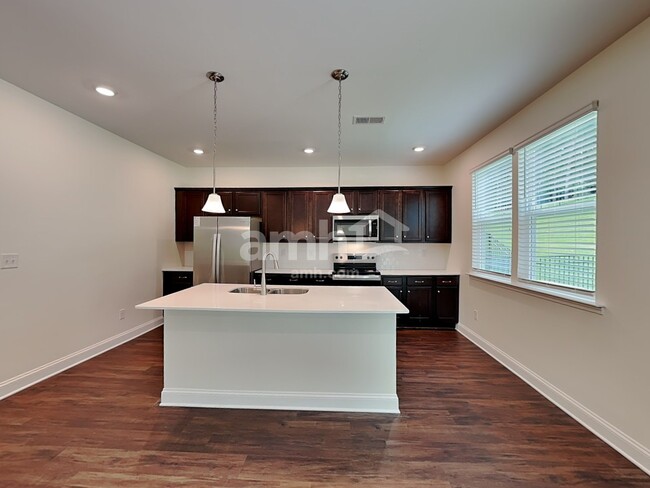 Photo - 639 Rivermist Dr