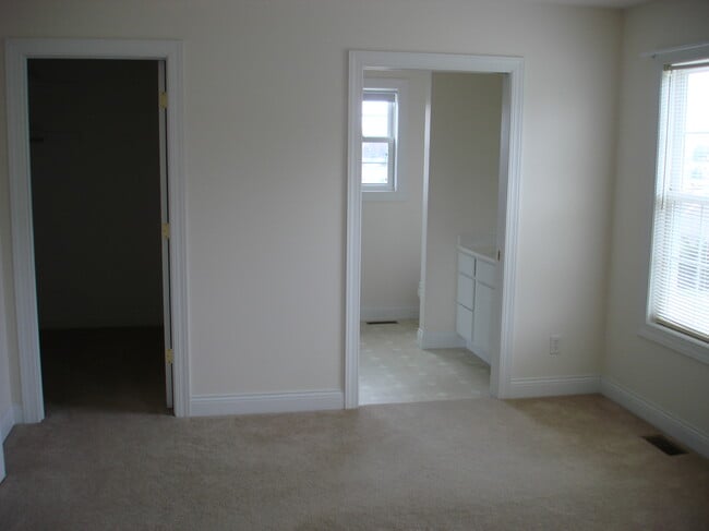 Photo - 1073 W Cook Rd