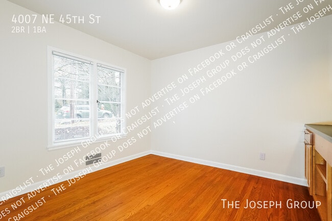 Photo - 4007 NE 45th St