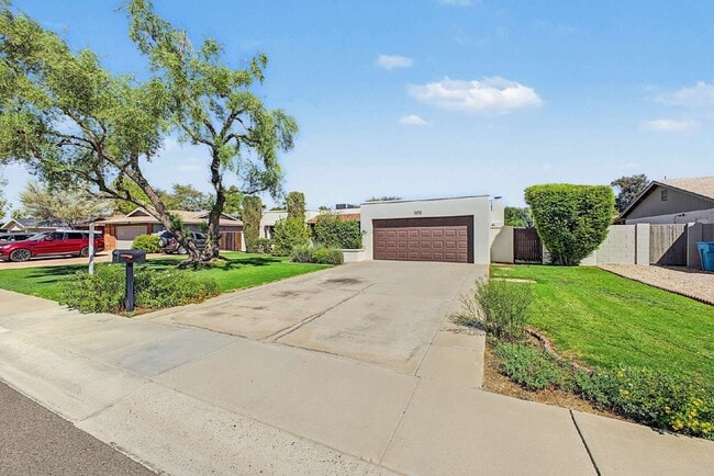 13015 N 49th Pl